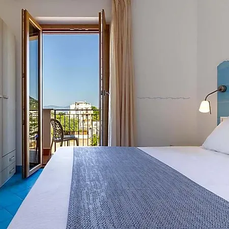 לינה וארוחת בוקר B&B Sperlonga 3*