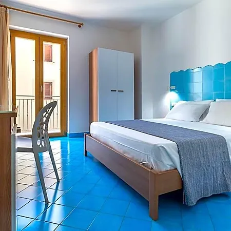 B&B Sperlonga לינה וארוחת בוקר 3*