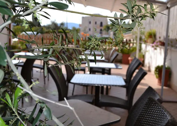 斯佩隆住宿加早餐旅馆 住宿加早餐酒店 4*